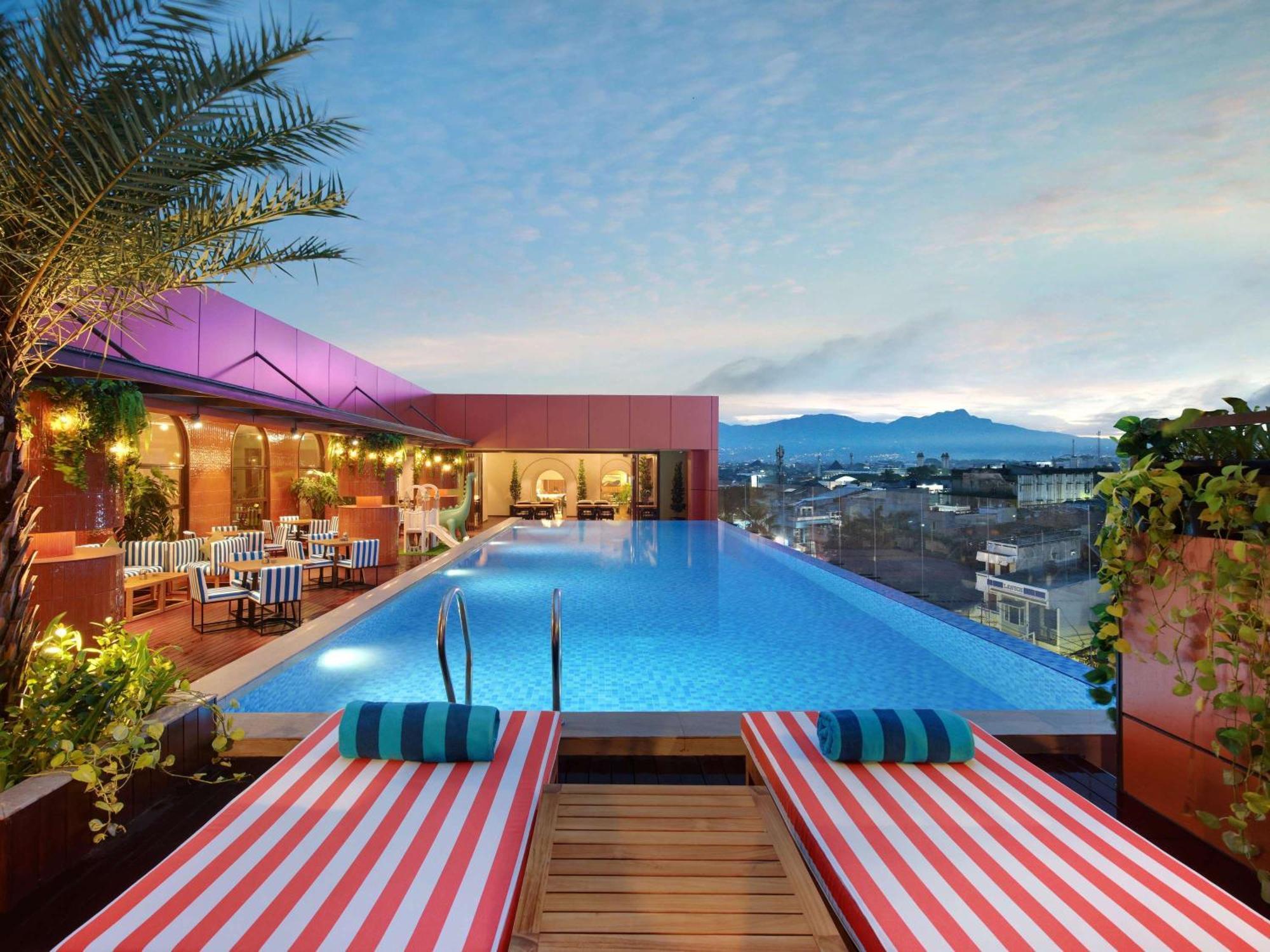 Mercure Garut City Center ภายนอก รูปภาพ