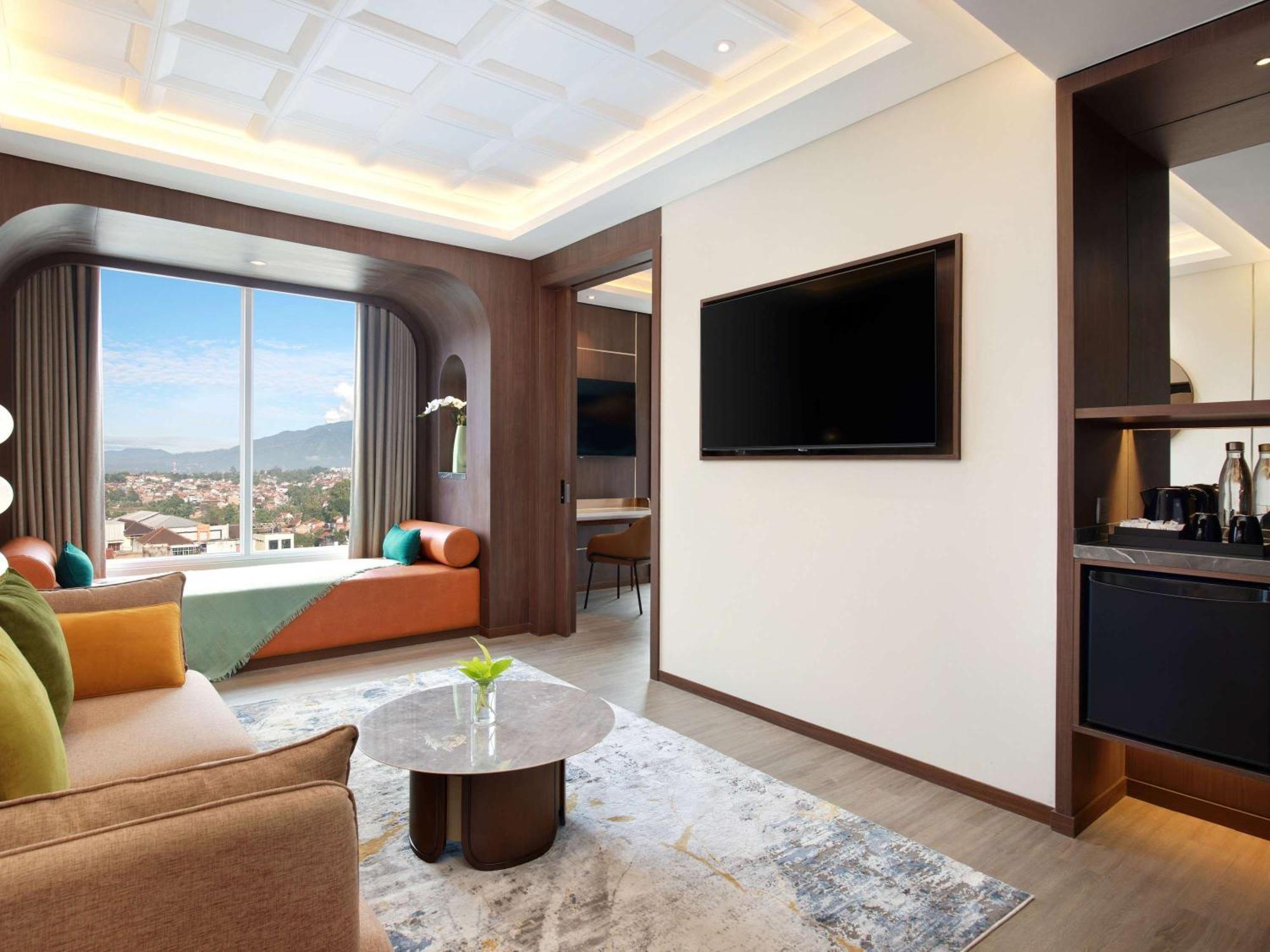 Mercure Garut City Center ภายนอก รูปภาพ