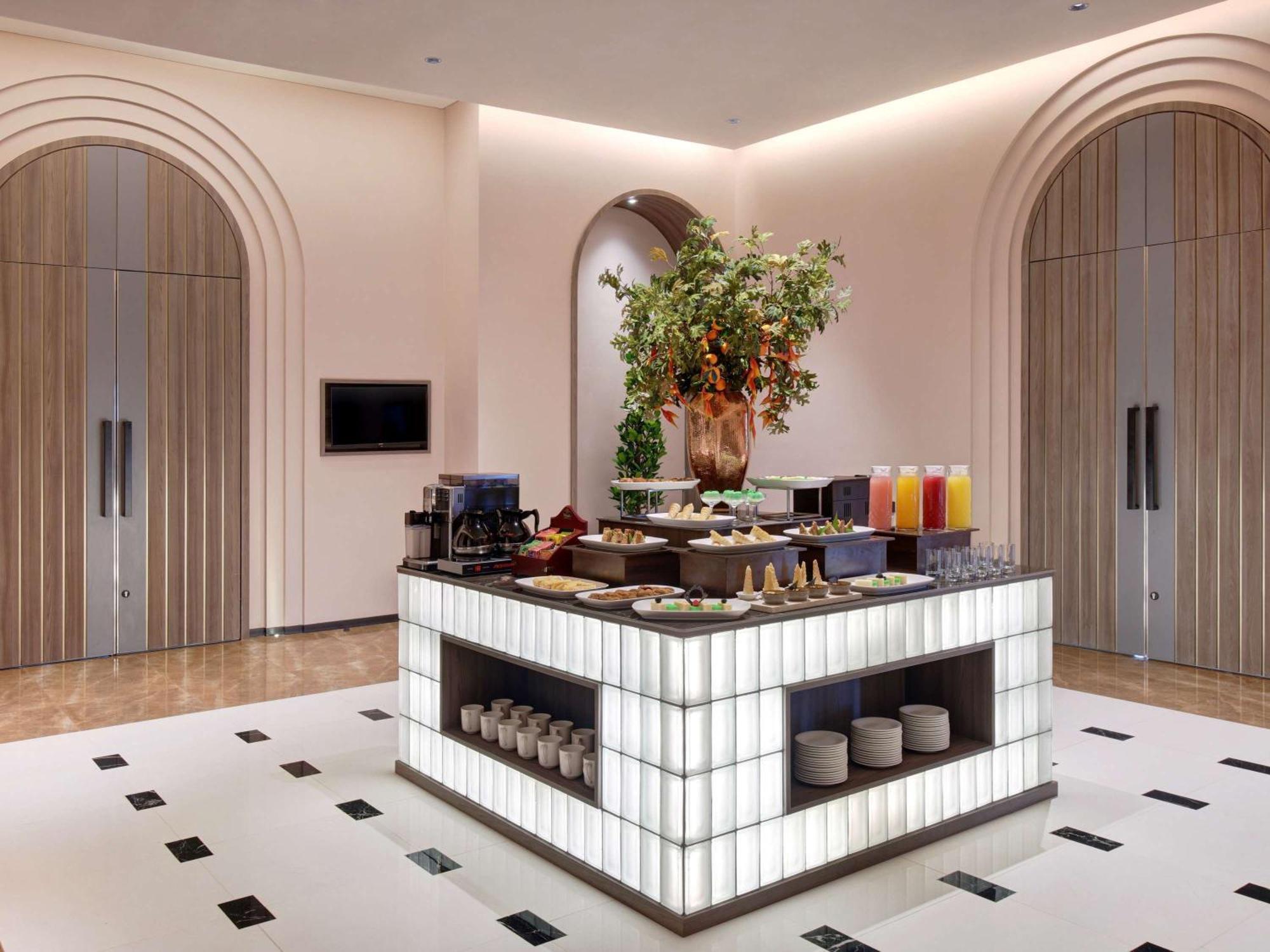 Mercure Garut City Center ภายนอก รูปภาพ