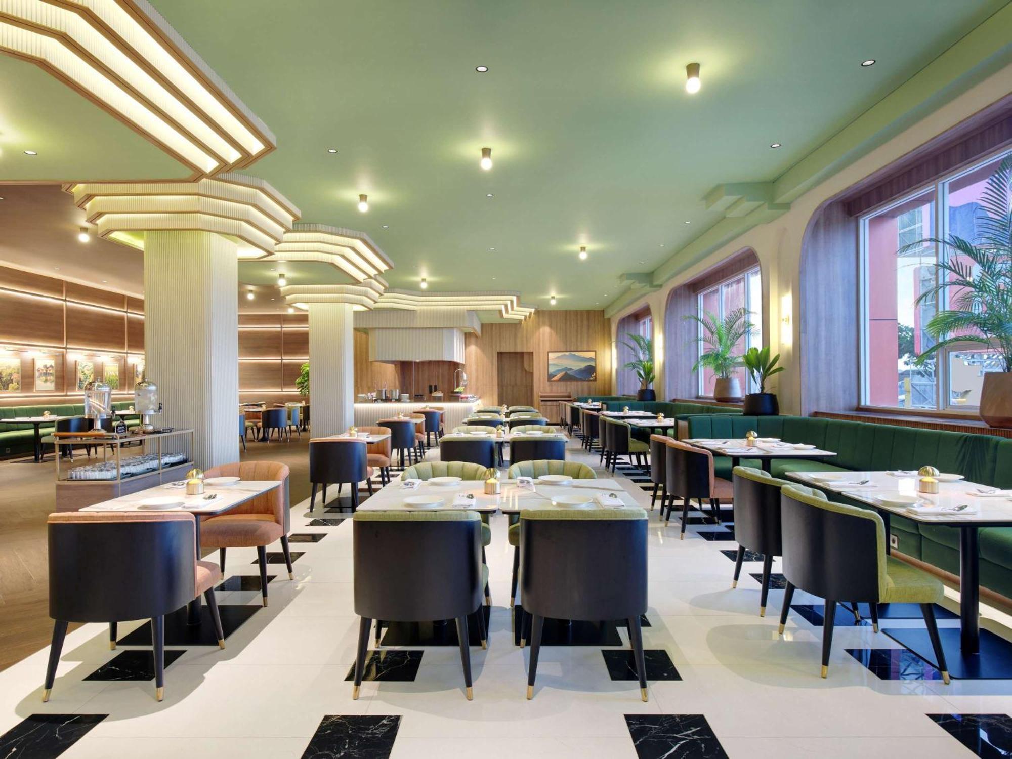 Mercure Garut City Center ภายนอก รูปภาพ